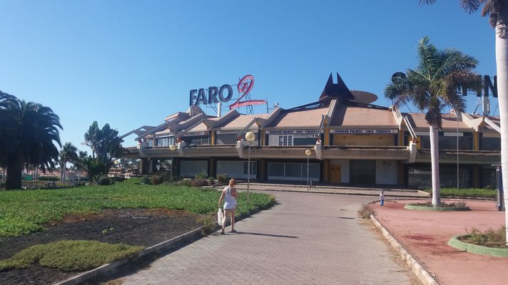 Yleistä - Mikä on Maspalomasissa sijaitsevan<br />
"Kauppakeskus" Faro2:n kohtalo?<br />
Yleistä - Mikä on Maspalomasissa sijaitsevan<br />
"Kauppakeskus" Faro2:n kohtalo?<br />