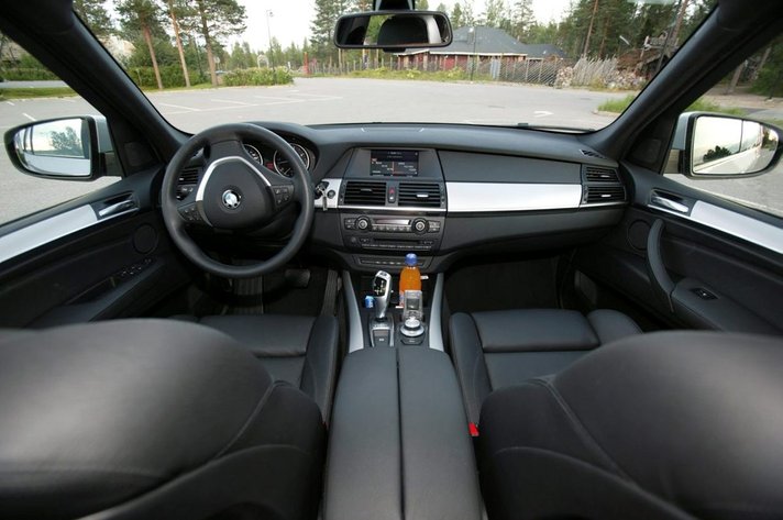 Suomessa menee huonosti - Vain 8836 autoa rekisteriin lokakuussa Suomessa menee huonosti - Vain 8836 autoa rekisteriin lokakuussa