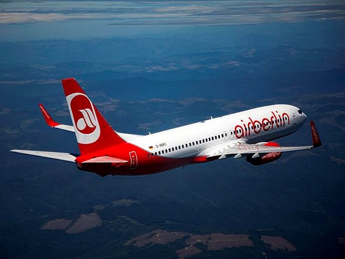 Airberlinin koneissa saa puhua puhelimeen myös nousuissa ja laskuissa Airberlinin koneissa saa puhua puhelimeen myös nousuissa ja laskuissa