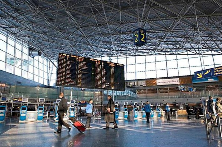 Helsinki-Vantaan terminaalin laajennustyöt<br />
alkavat vuoden vaihteen jälkeen Helsinki-Vantaan terminaalin laajennustyöt<br />
alkavat vuoden vaihteen jälkeen
