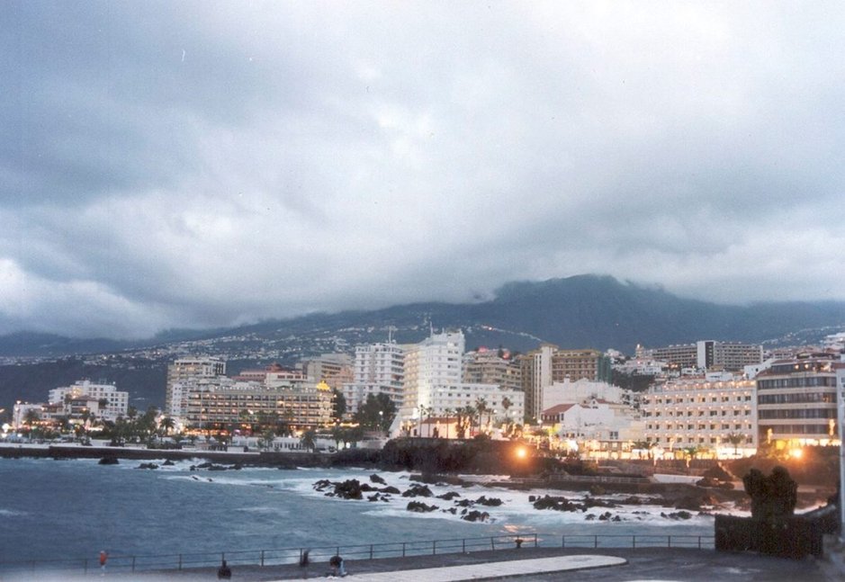 Teneriffa - Ranta- ja kaupunkilomaa Teneriffan Puerto de la Cruzissa Teneriffa - Ranta- ja kaupunkilomaa Teneriffan Puerto de la Cruzissa