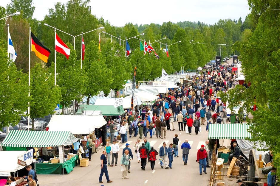 Erämessutunnelmaa vuodelta 2004. Kuva: Riihimäen Messut. Erämessutunnelmaa vuodelta 2004. Kuva: Riihimäen Messut.