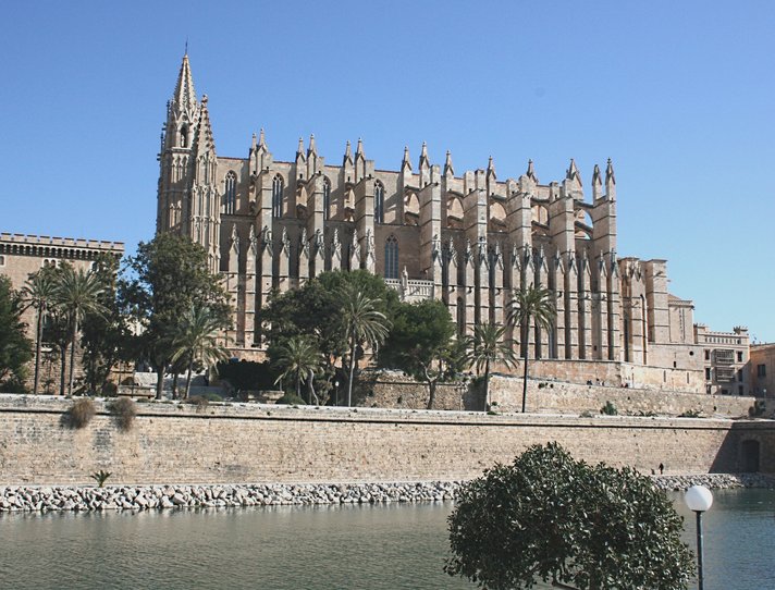 Mallorca: Palma kieltää asuntojen<br />
vuokrauksen turisteille tänä kesänä Mallorca: Palma kieltää asuntojen<br />
vuokrauksen turisteille tänä kesänä