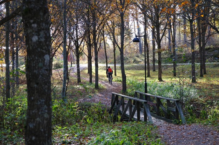Alkaako tulevaisuuden pyöräloma<br />
Inkoon rautatieasemalta? Helsinki Alkaako tulevaisuuden pyöräloma<br />
Inkoon rautatieasemalta? Helsinki