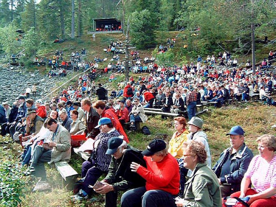 Kalevi Ahon uusi kantaesitys<br />
kuullaan Luostolla elokuussa Kalevi Ahon uusi kantaesitys<br />
kuullaan Luostolla elokuussa