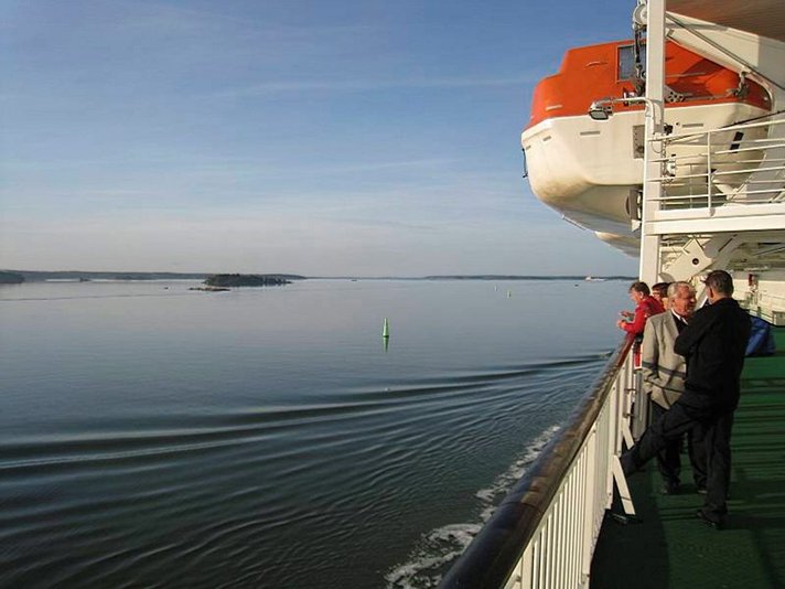Yllätyspuhelu iski laivayhtiöihin<br />
pyörätuolimatkailijan puolesta Helsinki Yllätyspuhelu iski laivayhtiöihin<br />
pyörätuolimatkailijan puolesta Helsinki