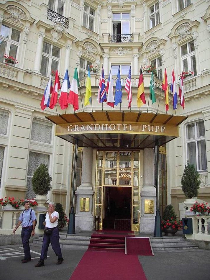 Kuumien lähteiden ja<br />
kylpylöiden Karlovy Vary Helsinki Kuumien lähteiden ja<br />
kylpylöiden Karlovy Vary Helsinki