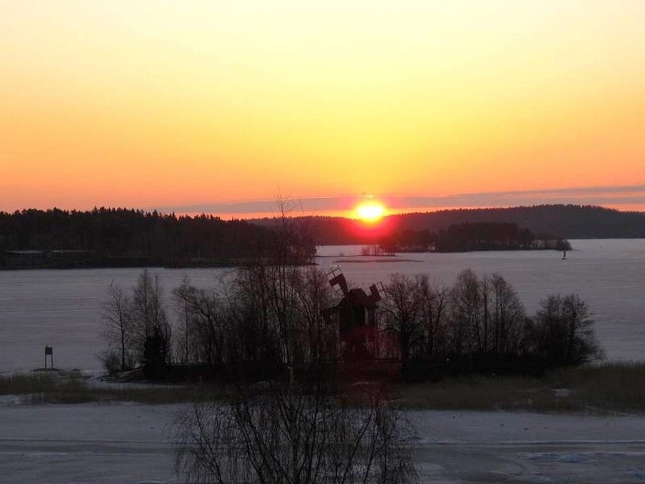 Kuopion kevät -<br />
Kolme tuokiokuvaa Kuopion kevät -<br />
Kolme tuokiokuvaa