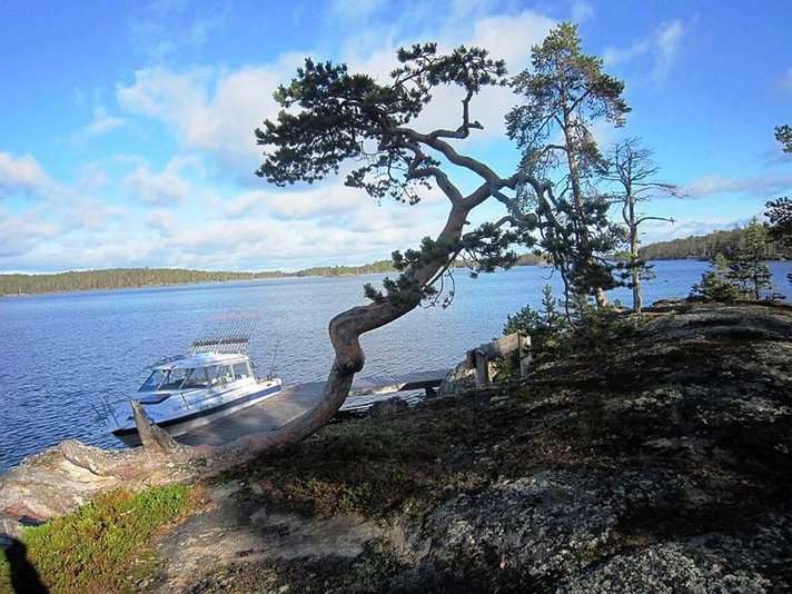 Biodiesel toi yllätyksen vesille. Matka<br />
katkeaa huonon dieselin seurauksena Biodiesel toi yllätyksen vesille. Matka<br />
katkeaa huonon dieselin seurauksena