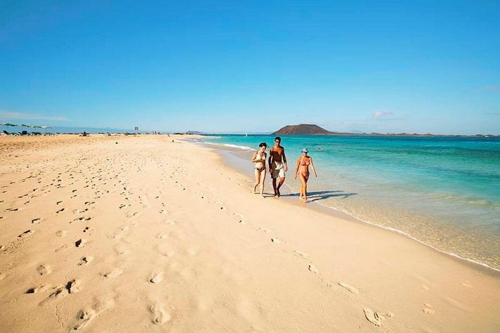 Fuerteventura tarjoaa<br />
rauhaa ja rantoja Helsinki Fuerteventura tarjoaa<br />
rauhaa ja rantoja Helsinki