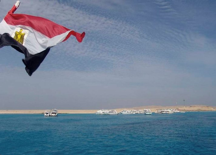 Mellakoiden jälkeen leiskuu lempi, aurinko<br />
viettelee ja meri hurmaa - HURGHADA Mellakoiden jälkeen leiskuu lempi, aurinko<br />
viettelee ja meri hurmaa - HURGHADA