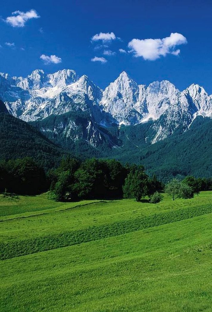 Pieni mutta runsas SLOVENIA Helsinki Pieni mutta runsas SLOVENIA Helsinki