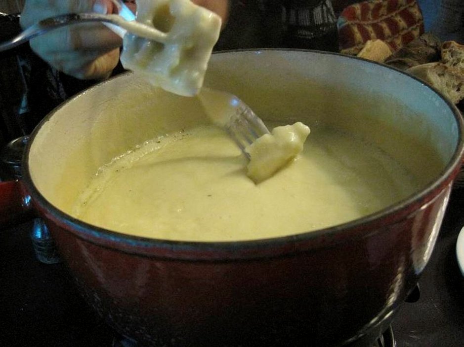 Perinteistä fondueta. Perinteistä fondueta.