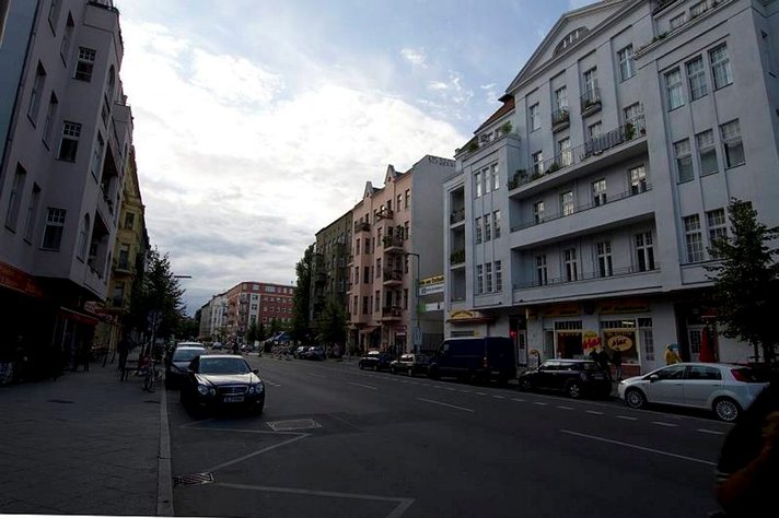 Pieniä kaupunkeja suuremman<br />
sisällä - BERLIINI Helsinki Pieniä kaupunkeja suuremman<br />
sisällä - BERLIINI Helsinki