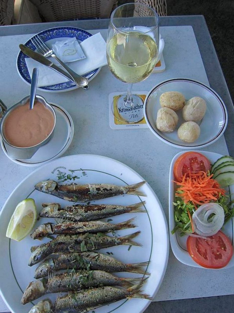 Ravintola-ala lupaa lisätä työpakoja, jos hallituksen esittämiä sunnuntaityökorvauksia leikataan. Ravintola-ala lupaa lisätä työpakoja, jos hallituksen esittämiä sunnuntaityökorvauksia leikataan.