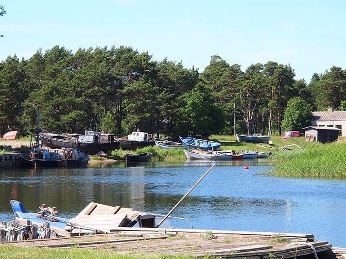 Villahamenaisten ja kalastajamiesten<br />
Kihnu Virossa pitää nähdä Helsinki Villahamenaisten ja kalastajamiesten<br />
Kihnu Virossa pitää nähdä Helsinki