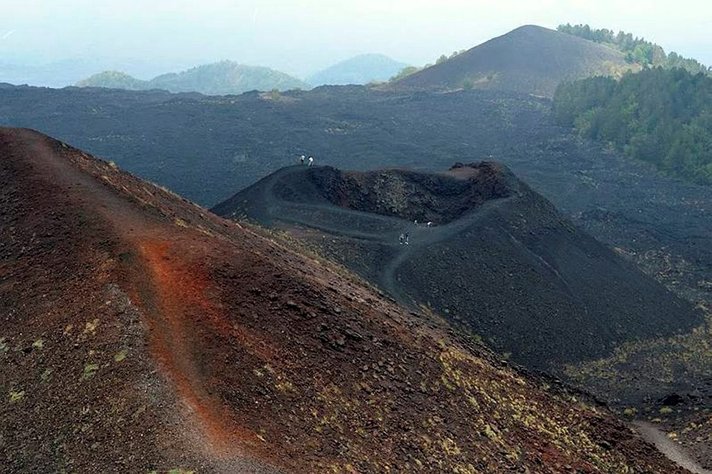 ETNA ei ole helppo kohde,<br />
mutta palkitsee vaeltajansa Helsinki ETNA ei ole helppo kohde,<br />
mutta palkitsee vaeltajansa Helsinki