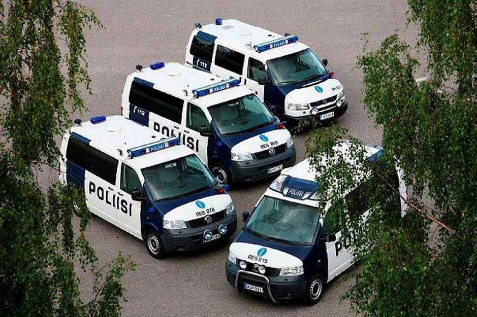 ÄLÄ OSTA AINA NETISTÄ:<br />
petosten määrä kasvussa ÄLÄ OSTA AINA NETISTÄ:<br />
petosten määrä kasvussa