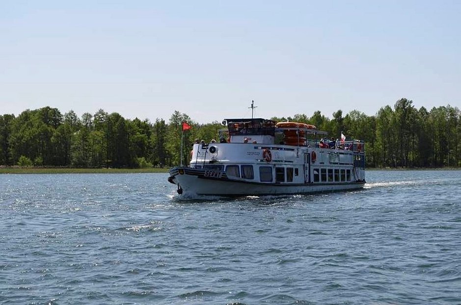 550 vuotta vanhan Augustówin kaupungin kanava on suosittu matkailukohde. 550 vuotta vanhan Augustówin kaupungin kanava on suosittu matkailukohde.