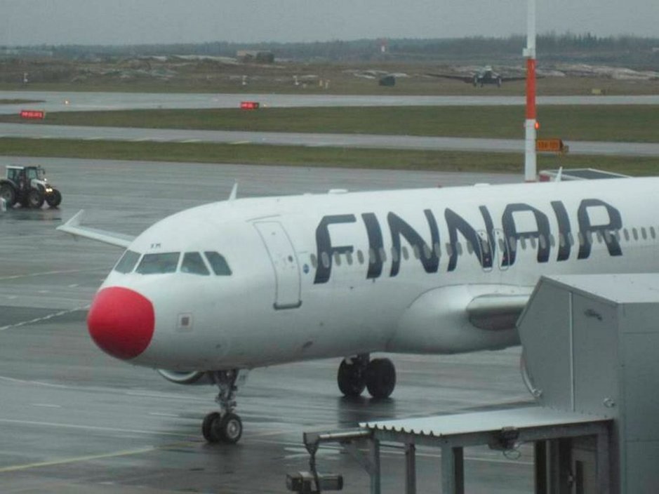 Uusia lentäjiä Finnairille -<br />
koulutus maksaa 80 000 € Uusia lentäjiä Finnairille -<br />
koulutus maksaa 80 000 €