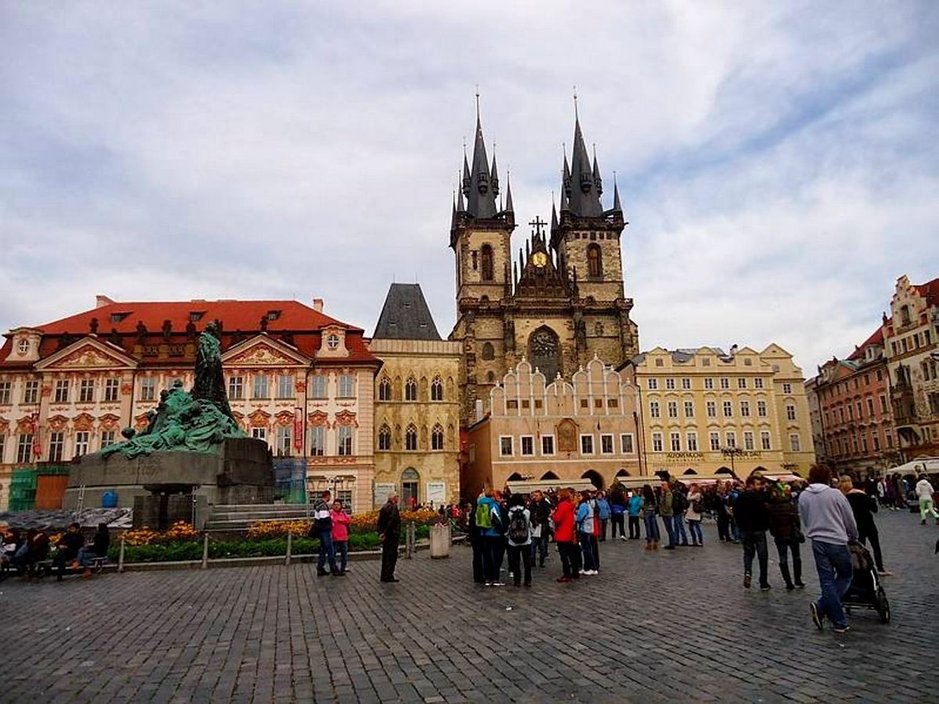 Kulttuuria rakastavan<br />
päiväuni PRAHA Kulttuuria rakastavan<br />
päiväuni PRAHA