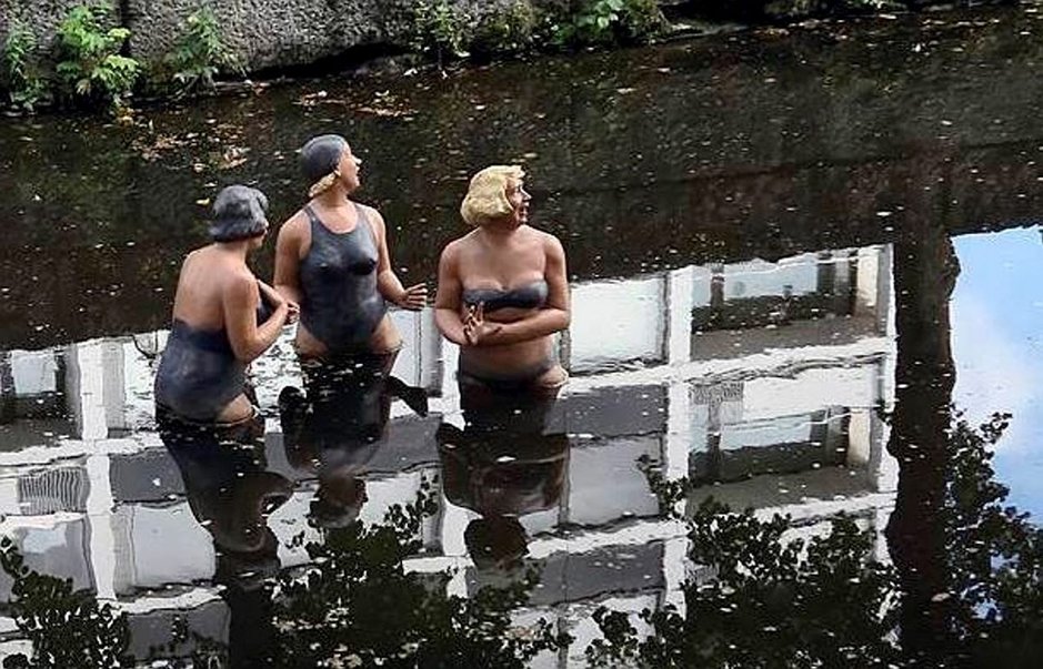 Kanavan ihanat neidot ovat Kerttu Horilan taideteos. Kanavan ihanat neidot ovat Kerttu Horilan taideteos.