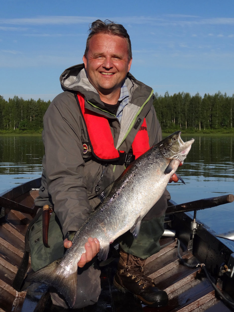 Petri Uusitalo saaliineen Naamisuvannossa. Petri Uusitalo saaliineen Naamisuvannossa.