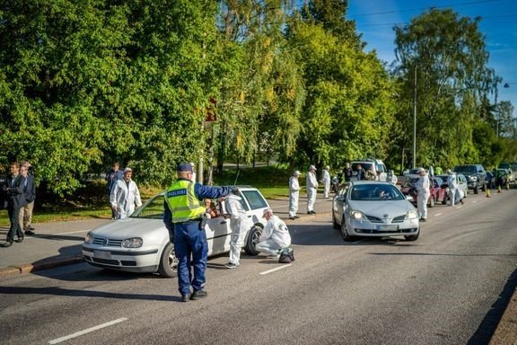 Rengasratsia tutkii renkaat<br />
syksyn sateiden alkaessa Rengasratsia tutkii renkaat<br />
syksyn sateiden alkaessa