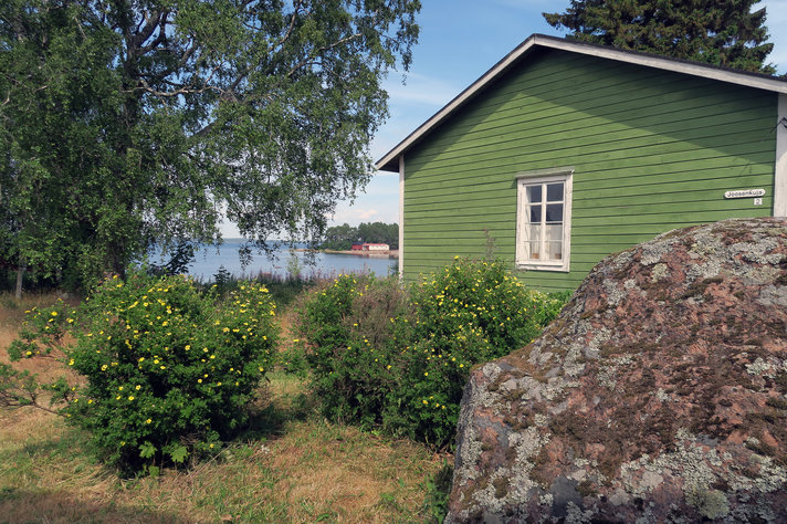 Merituulien raikastamia elämyksiä<br />
Kotkan ja Haminan saaristossa<br />
Helsinki Merituulien raikastamia elämyksiä<br />
Kotkan ja Haminan saaristossa<br />
Helsinki