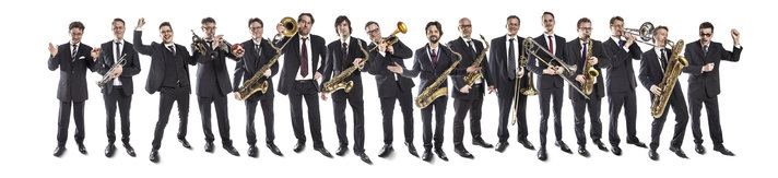 UMO Helsinki ja Jazz Orchestra<br />
kesän työväenlaulukonserttiin Helsinki UMO Helsinki ja Jazz Orchestra<br />
kesän työväenlaulukonserttiin Helsinki