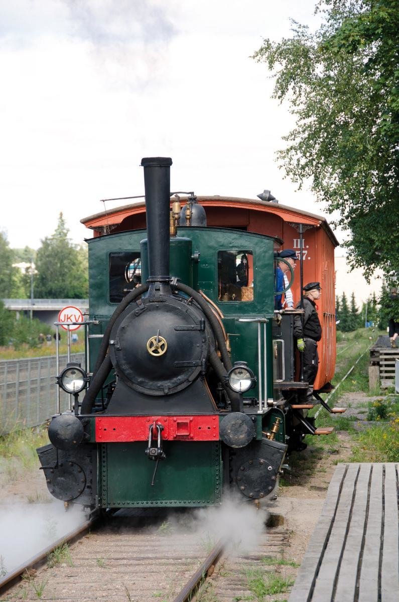 Museojunat liikenteessä<br />
rautatiemuseopäivänä Museojunat liikenteessä<br />
rautatiemuseopäivänä
