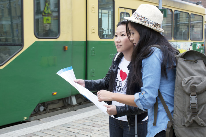 Katu- ja ratatyöt pätkivät<br />
liikennettä Helsingissä Helsinki Katu- ja ratatyöt pätkivät<br />
liikennettä Helsingissä Helsinki