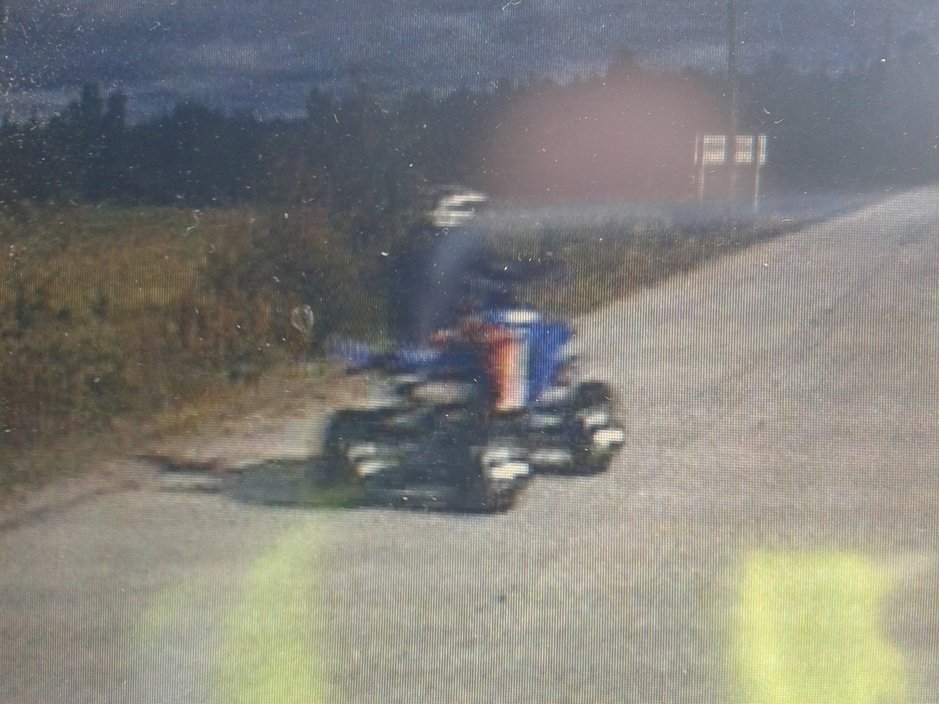 Tällä mönkijällä aiheutettiin poliisin loukkaantumiseen johtanut turma. Tällä mönkijällä aiheutettiin poliisin loukkaantumiseen johtanut turma.
