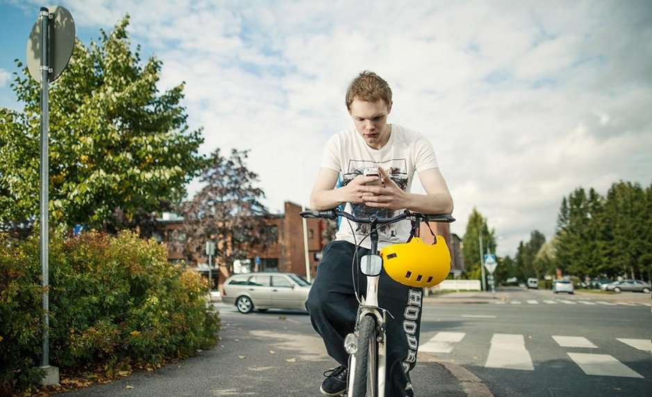 Liikenneturvakin varoittaa<br />
Pokemonin pelaajista Liikenneturvakin varoittaa<br />
Pokemonin pelaajista