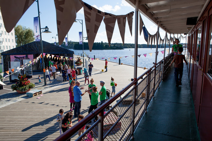 Oopperan lisäksi Savonlinnan<br />
kesässä luontoelokuvafestivaalit Helsinki Oopperan lisäksi Savonlinnan<br />
kesässä luontoelokuvafestivaalit Helsinki